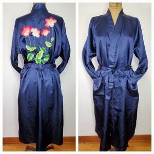 Courtney & Co. Size L Robe Navy Blue Satin Flower Floral Embroidered Tie Pockets